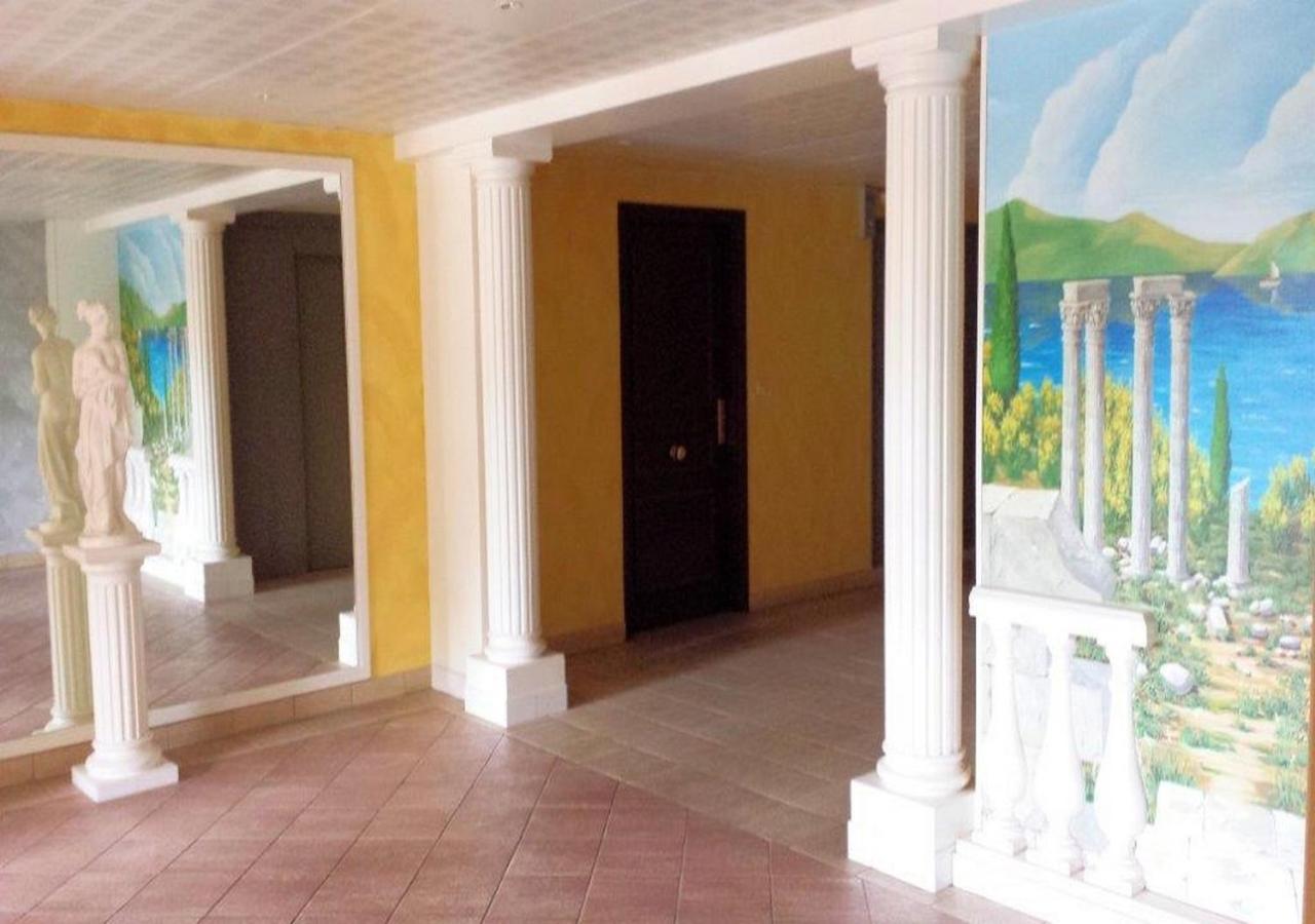 Appartement 2 Pieces Cosy Classe 3 Etoiles Climatise Fréjus Eksteriør bilde